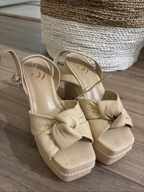 Sam Edelman Women’s Beige Knot-Detail Platform Sandals